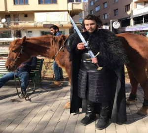 Jon Snow Eskişehir sokaklarında