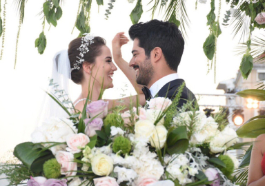 Burak Özçivit ve Fahriye Evcen evlendi! İşte yılın düğününden kareler