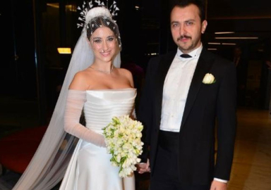 Hazal Kaya hamileliğini duyurdu!