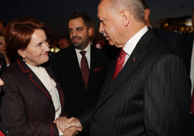 Meral Akşener, Cumhurbaşkanı Erdoğan'la tokalaştı