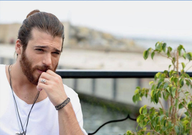 Can Yaman'dan Kıvanç Tatlıtuğ'a gönderme