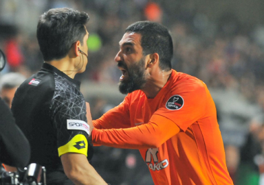 Başakşehir, Arda Turan'la yollarını ayırdı