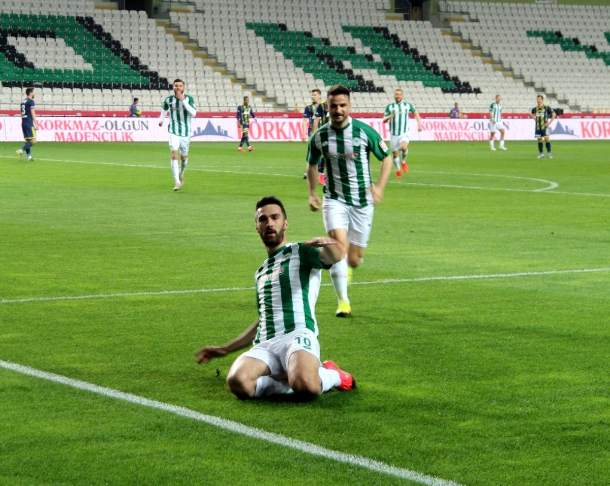 super-lig-konyaspor-1-fenerbahce-0-ilk-yari-13015355_amp