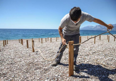 Antalya'da plajlar değişiyor: Sosyal mesafeli yeni düzen