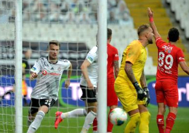 Beşiktaş evinde kayıp! Kartal ağır yaralı