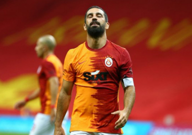 Arda Turan, 3 bin 481 gün sonra derbide