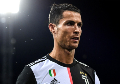 Cristiano Ronaldo korona virüse yakalandı