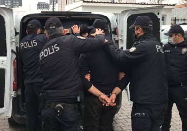 Ankara'da sokak kısıtlamasında kontrol noktasında polise saldıran 4 kişiye gözaltı