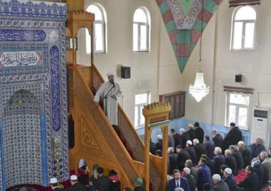 Diyanet'ten cuma hutbesi: 'İçki: Kötülüğün Zehirli Arkadaşı'