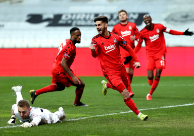 Beşiktaş 10 yıl sonra finalde! 3-2