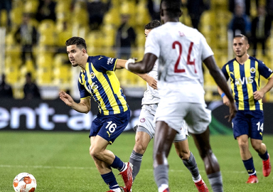 Fenerbahçe Kadıköy'de kayıp! 3-0