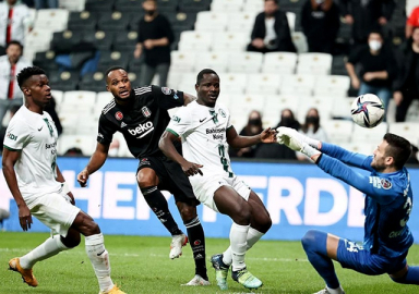 Beşiktaş evinde dağıldı! 4-0