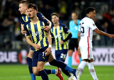 Fenerbahçe Avrupa Ligi'ne Eintracht Frankfurt beraberliğiyle veda etti! 1-1