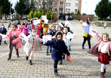 Bakan Özer: Okulları kapatmak çözüm değil