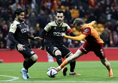 Galatasaray, 3 puanı 2 dakikada aldı: 2-0