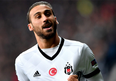 Cenk Tosun yeniden Beşiktaş'ta