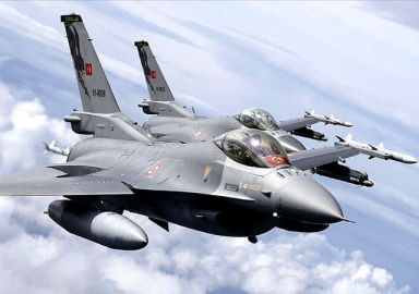 Türk F-16'larına Ege'de Yunan tacizi