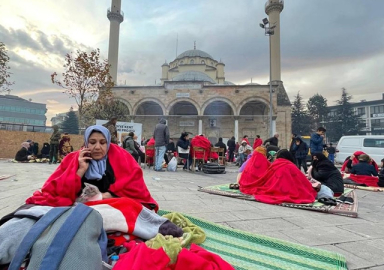 Düzce'de 5,9'luk deprem! İstanbul ve Ankara dahil birçok ilde hissedildi