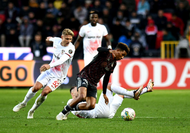 Beşiktaş, Gaziantep FK ile berabere kaldı! 1-1