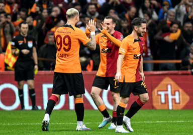 Lider Galatasaray kazanmaya devam ediyor