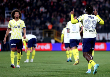 Olaylı maçı Fenerbahçe kazandı! 2-1