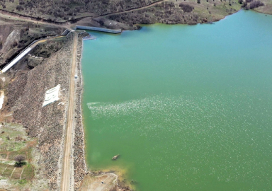 Çatlaklar oluştu! Malatya Sultansuyu Barajı suyu tahliye ediliyor