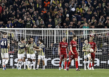 Galibiyet yetmedi! Fenerbahçe Avrupa'ya veda etti