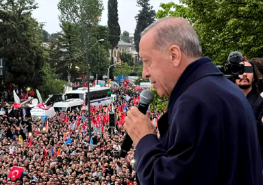 Erdoğan'dan ilk zafer konuşması: 85 milyon kazandı