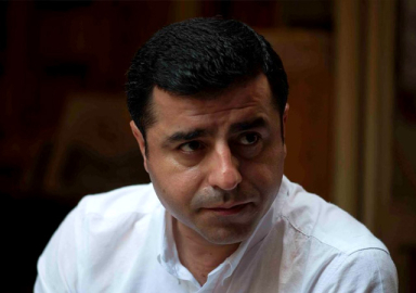 Demirtaş'tan HDP'ye sert eleştiri: Okey masasından kalkmayan Düşkünler