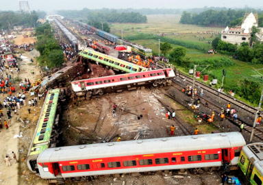 Hindistan’da tren faciası: 233 ölü, 900'den fazla yaralı