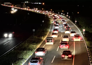 Tatilcilerin dönüş yolculuğu başladı