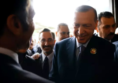 Erdoğan ve Macron arasında gülümseten diyalog: Hani gelecektin, gelmedin