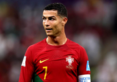 Dünya Ronaldo'yu konuşuyor! Penaltı öncesi besmele çekti