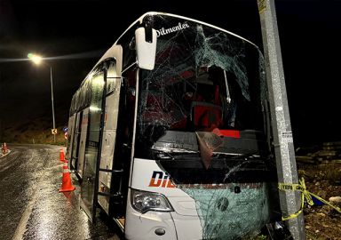 Mersin'de korkunç kaza! 9 kişi öldü, 28 kişi yaralandı