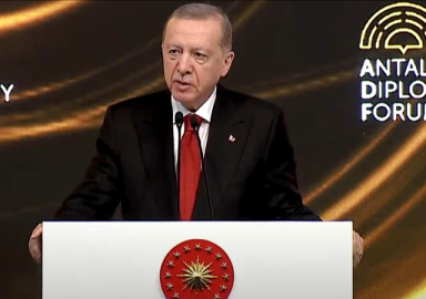 Cumhurbaşkanı Erdoğan: Hiçbir hadiseyi uzaktan seyretme lüksümüz yok