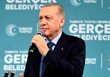 Erdoğan'dan İmamoğlu'na tepki: Ya tatilde ya büyükelçiyle balıkta!