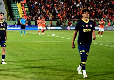 Süper Kupa yarıda kaldı: Fenerbahçe sahadan çekildi