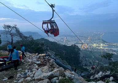 Antalya'da teleferik faciası! Ölü, yaralı ve mahsur kalanlar var