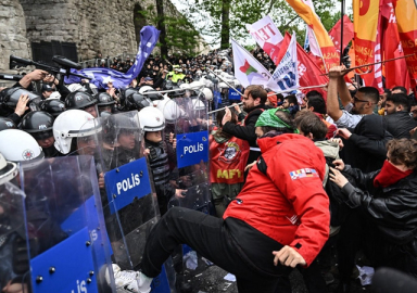 İstanbul'da 1 Mayıs gerilimi: Taksim’e yürümek isteyenlere gazla müdahale