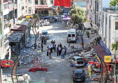 İzmir'de restoranda patlama: 5 kişi hayatını kaybetti!