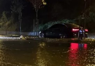 İstanbul ve Bursa'da sağanak yağış! Trafik kilitlendi