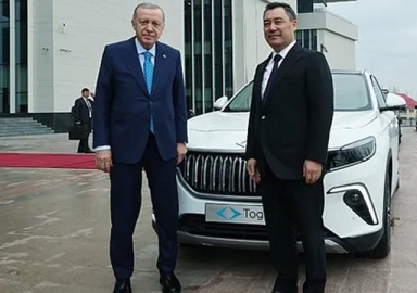 Erdoğan'dan Caparov'a Togg hediyesi