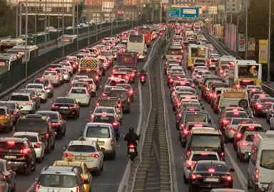 İstanbul'da ara tatil trafiği! Harita kıpkırmızı