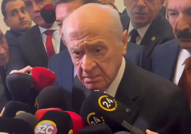 Devlet Bahçeli'den muhabire sert çıkış: 'Tahrikten vazgeçemiyorsan mesleğini bırak'