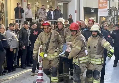 İstanbul’da yıkım esnasında bina çöktü! 1 işçi göçük altında