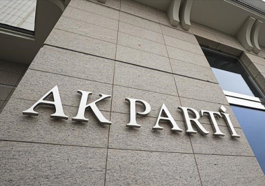 AK Parti'den Eski AYM Başkanı Özden'e tepki: Devriniz Kapandı