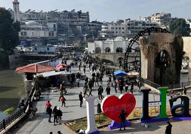 Muhalifler Hama'yı aldı halk kurtuluşu kutluyor