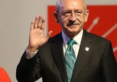 Eski CHP lideri Kılıçdaroğlu ve eşi trafik kazası geçirdi