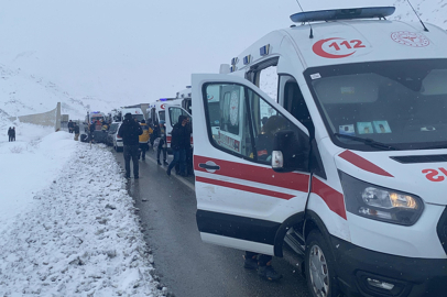 Erzincan’da yolcu otobüsü şarampole devirdi! Bölgeye çok sayıda ekip sevk edildi