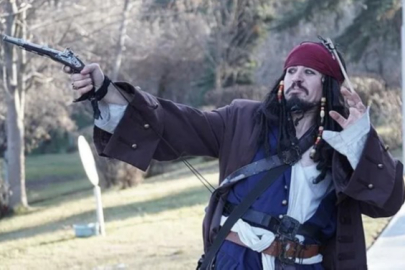 Ankara sokaklarında Jack Sparrow görüldü